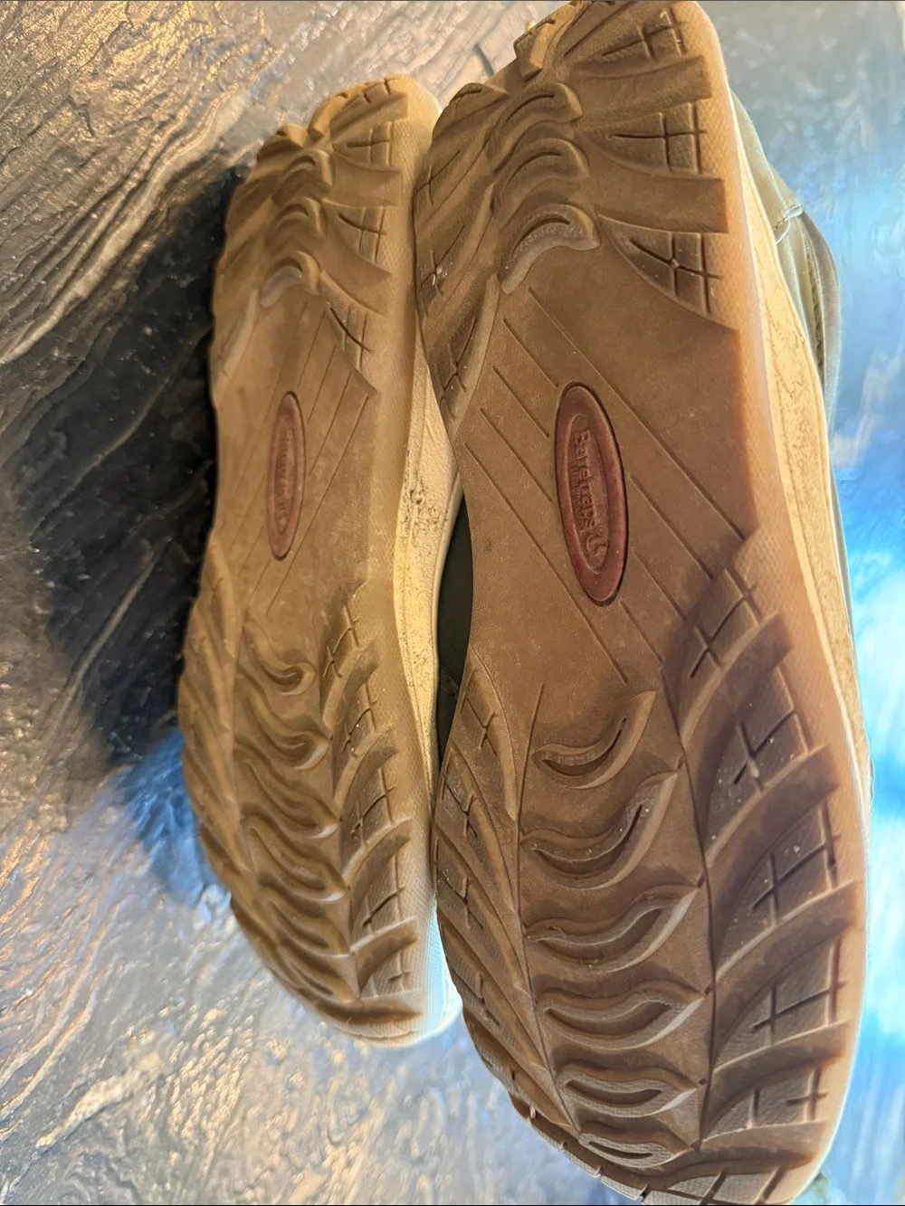 Women’s Olive Suede Winter Hiking Boots with Yellow Laces